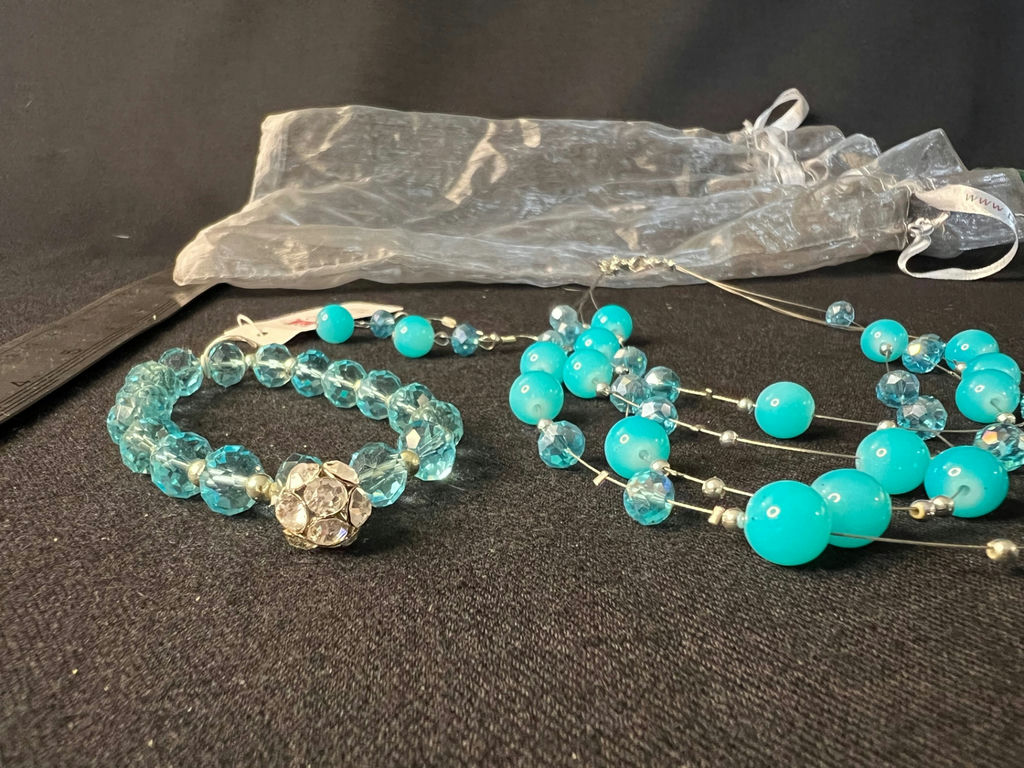 Turquoise colored and Crystal Jewelry Set - image 4 of 7