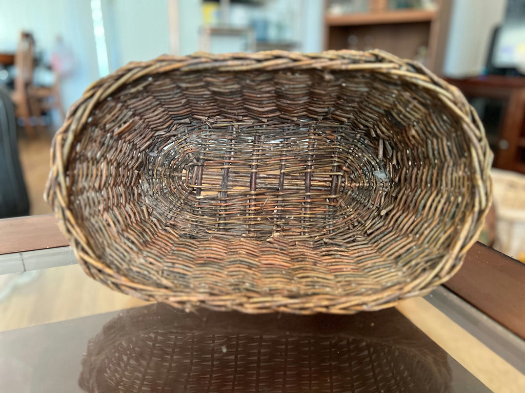 Oval handwoven wicker basket with handle and small wicker basket - image 12 of 14