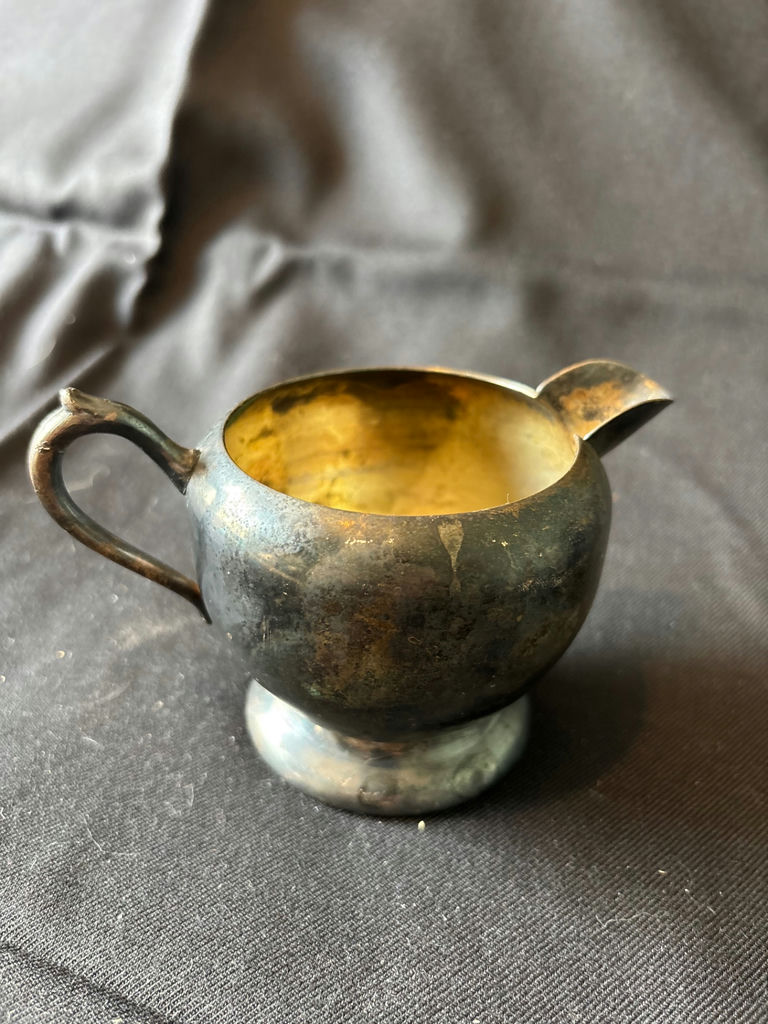 Vintage three-section shell-shaped serving dish with wooden handle, antique creamer pitcher, and embossed glass plate - image 4 of 8