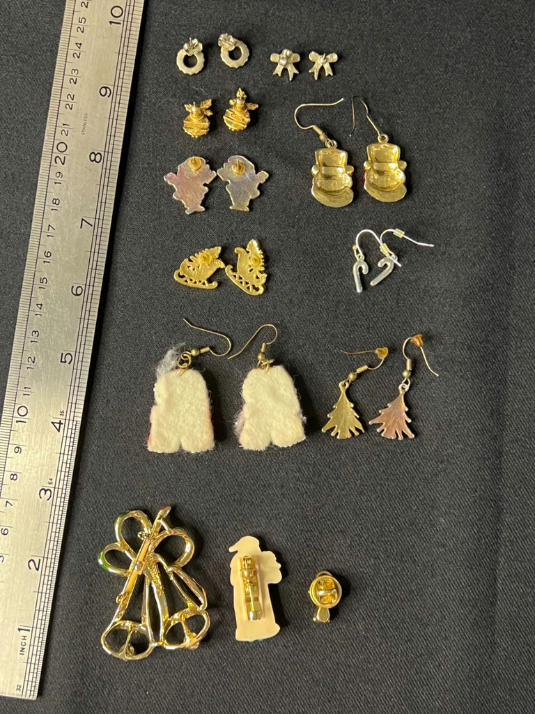 Christmas-themed beaded earrings and pins collection - image 3 of 9