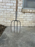 Antique shovels and pitch forks - thumbnail 2 of 22