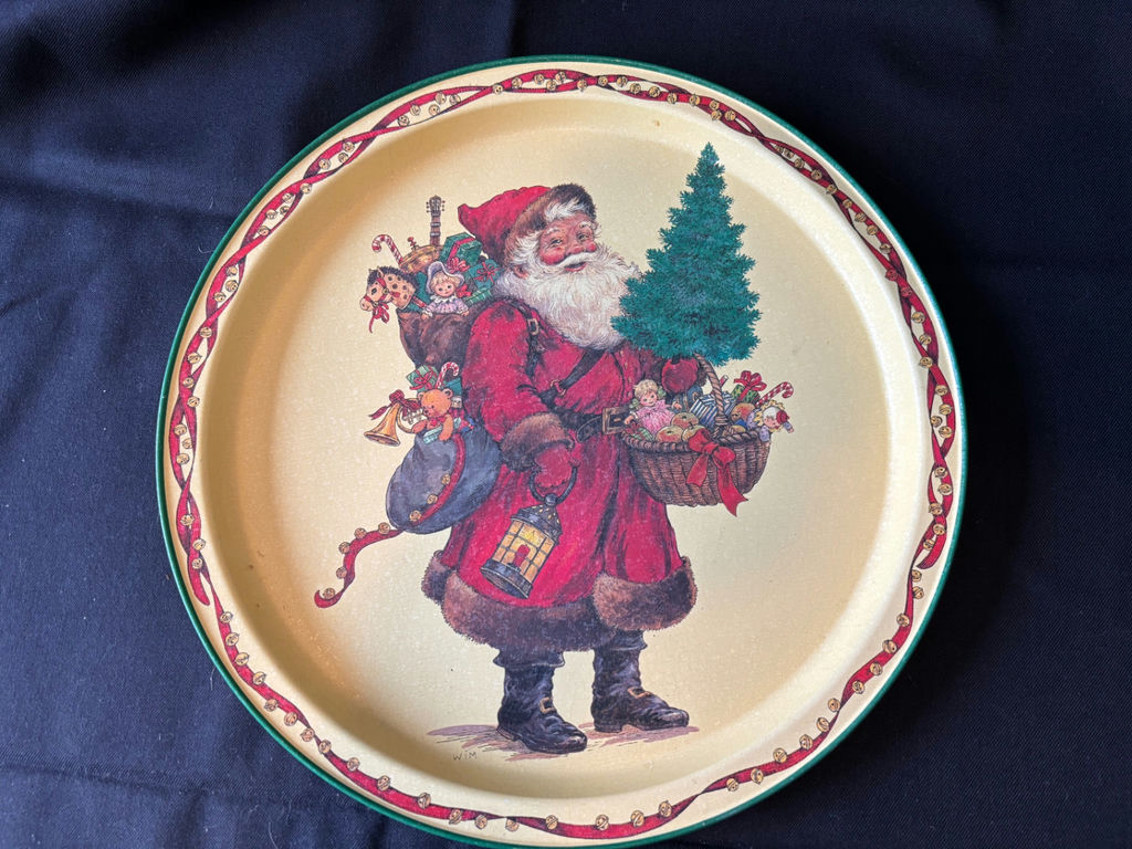 Vintage Tupperware contaimer and Assorted decorative dinnerware and serving pieces - image 5 of 6