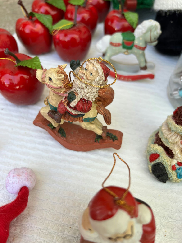 Vintage Christmas Ornaments and Figurines - image 20 of 35
