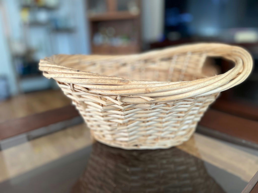 Assorted handwoven baskets - image 26 of 31