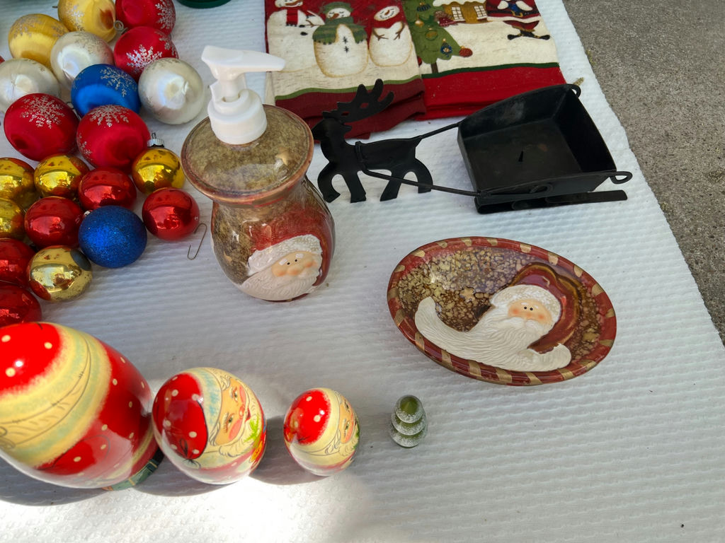 Vintage Christmas Decor Collection: stockings, ornaments, figurines, towels and tree - image 4 of 20