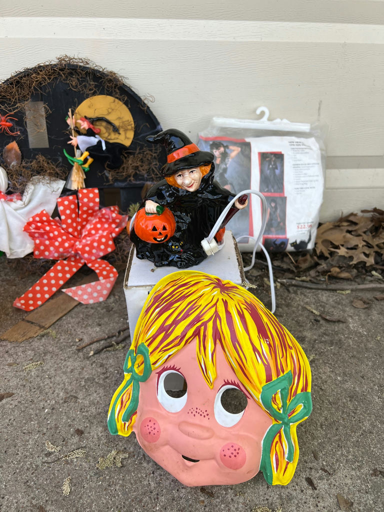 Vintage Halloween decorations and costumes assortment (1960's-80's) - image 13 of 17
