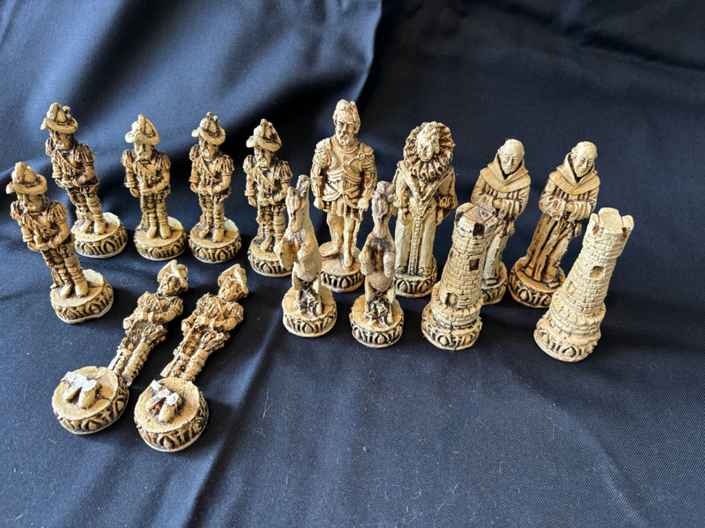 Vintage Aztec vs Conquistador chess pieces set - image 8 of 16