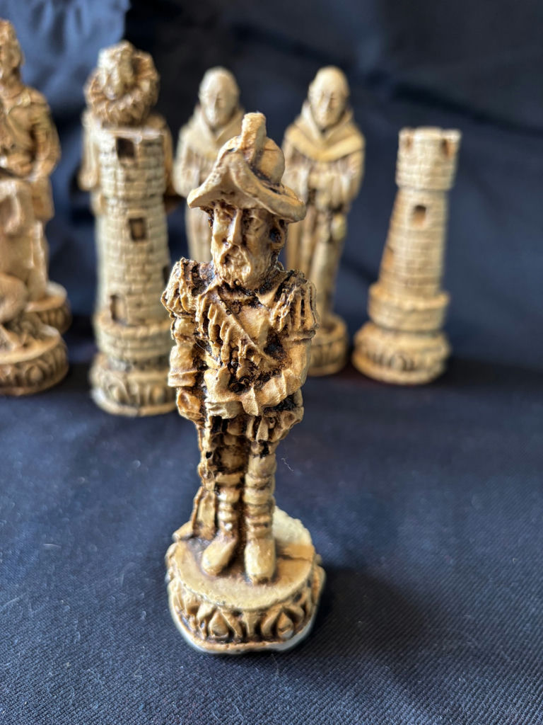 Vintage Aztec vs Conquistador chess pieces set - image 11 of 16