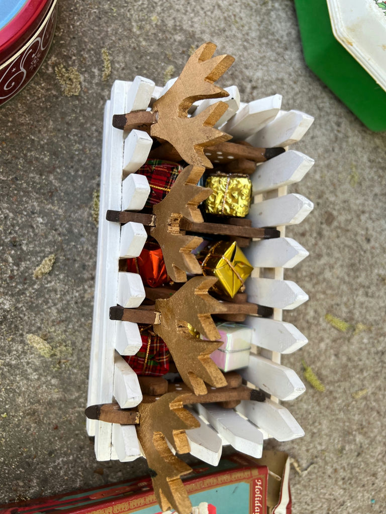 Christmas decorations and figurines collection - image 7 of 14