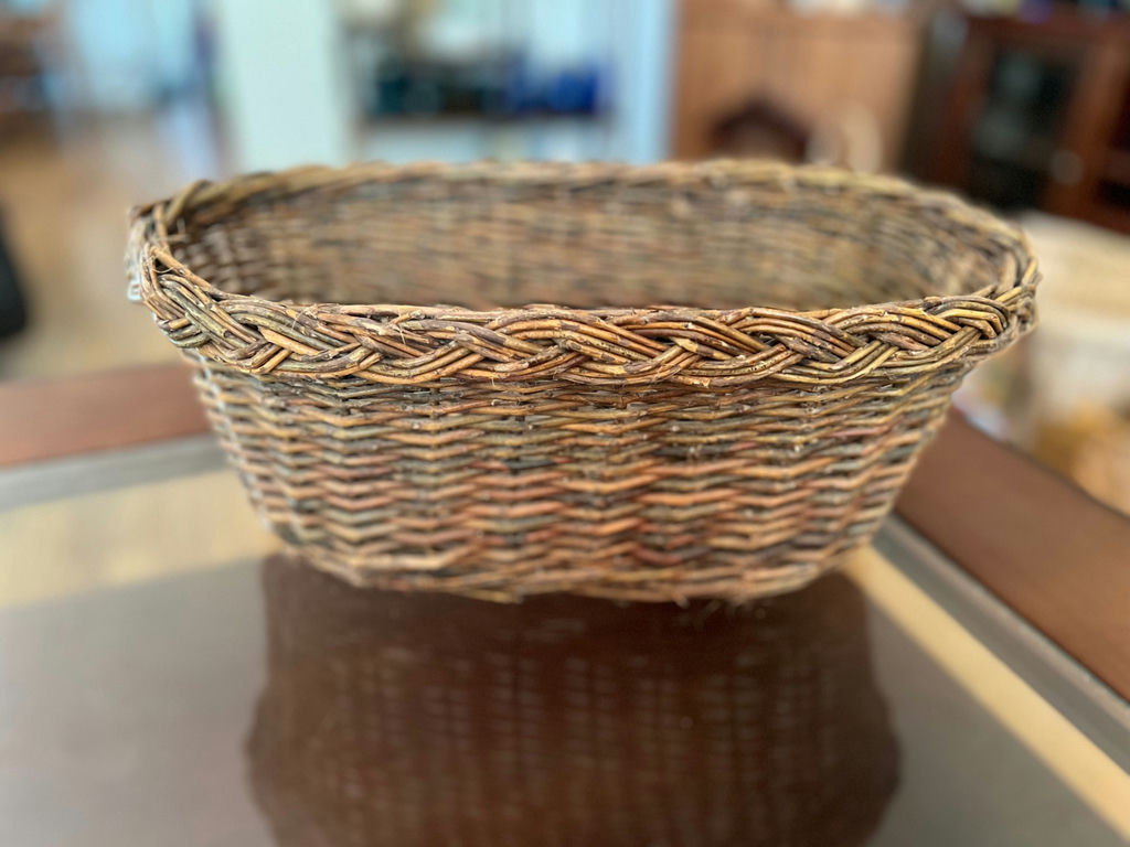 Oval handwoven wicker basket with handle and small wicker basket - image 10 of 14