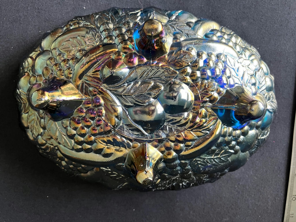 Ceramic angel planter, nesting heart dishes, and iridescent, Carnival Glass fruit bowl - image 6 of 7