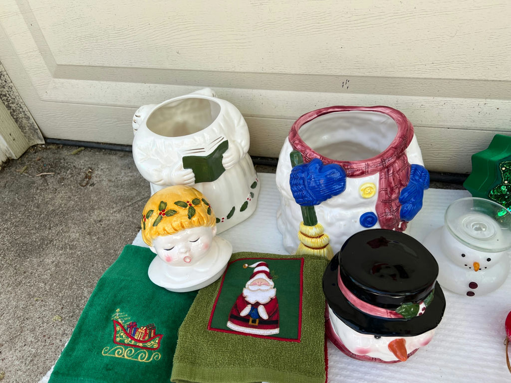 Vintage Christmas Decor Collection: stockings, ornaments, figurines, towels and tree - image 16 of 20