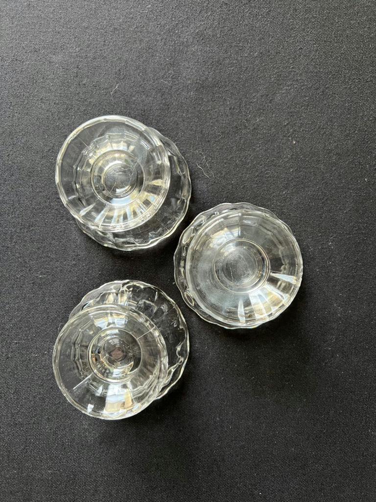 Apple-shaped glass dishes and pedestal dessert cups - image 9 of 12