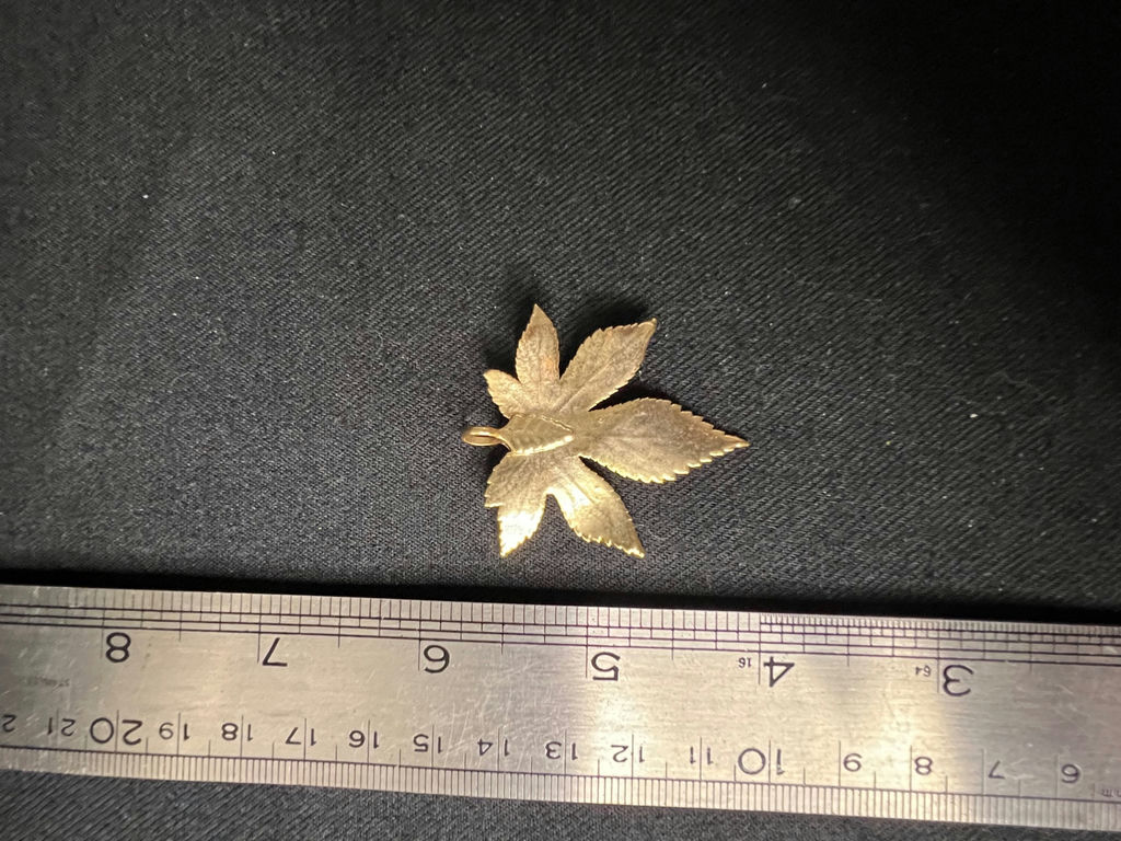 Gold-toned leaf-shaped pendants - image 7 of 7