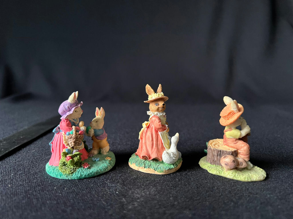 Set of Rabbit Figurines with Market Accessories - image 4 of 13