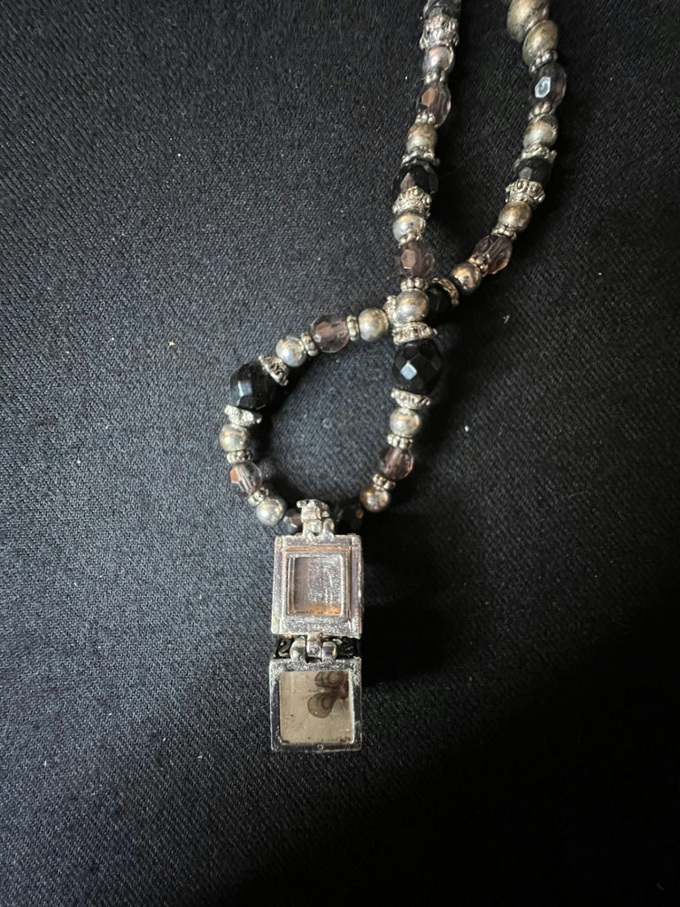Assorted Vintage beaded necklaces - image 5 of 16