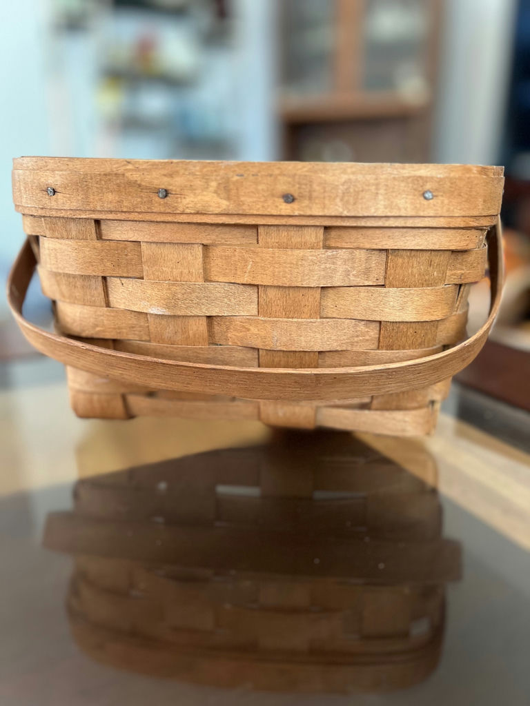 Assorted handwoven baskets - image 19 of 31