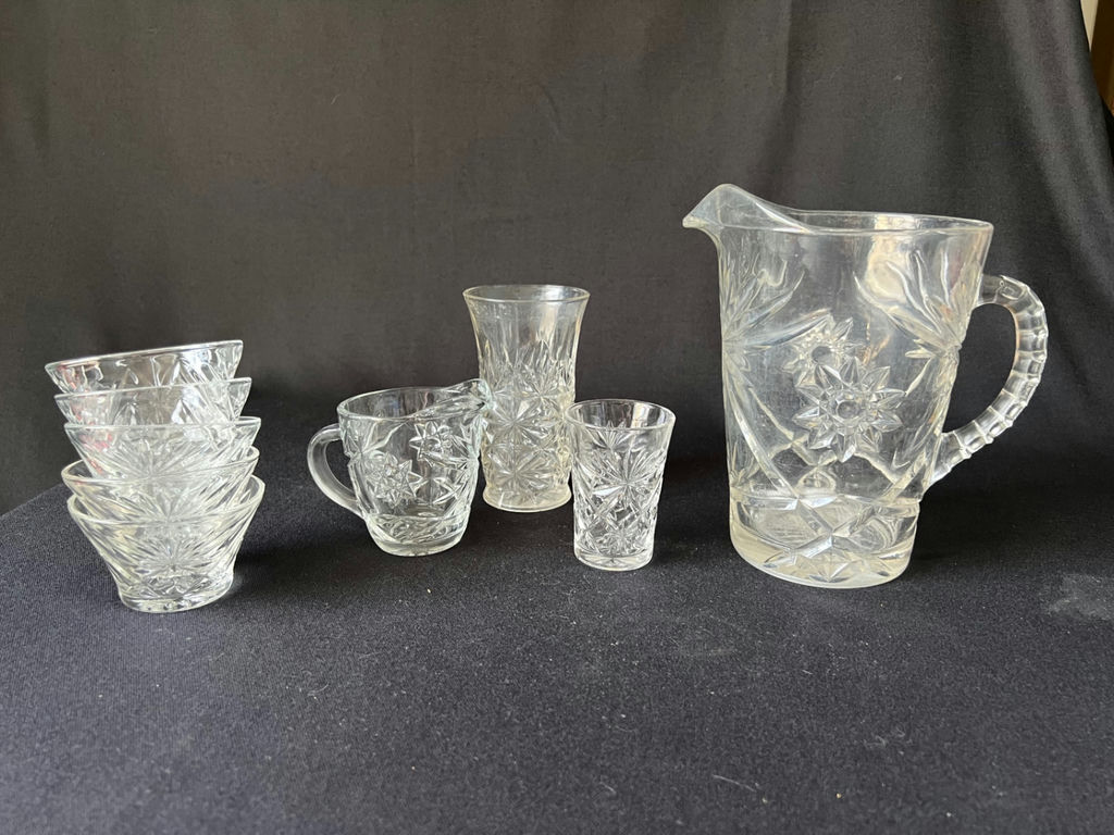 Crystal glassware set with starburst pattern - image 19 of 25