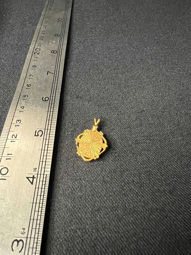 Gold-tone oval cameo pendant with profile portrait - image 5 of 5