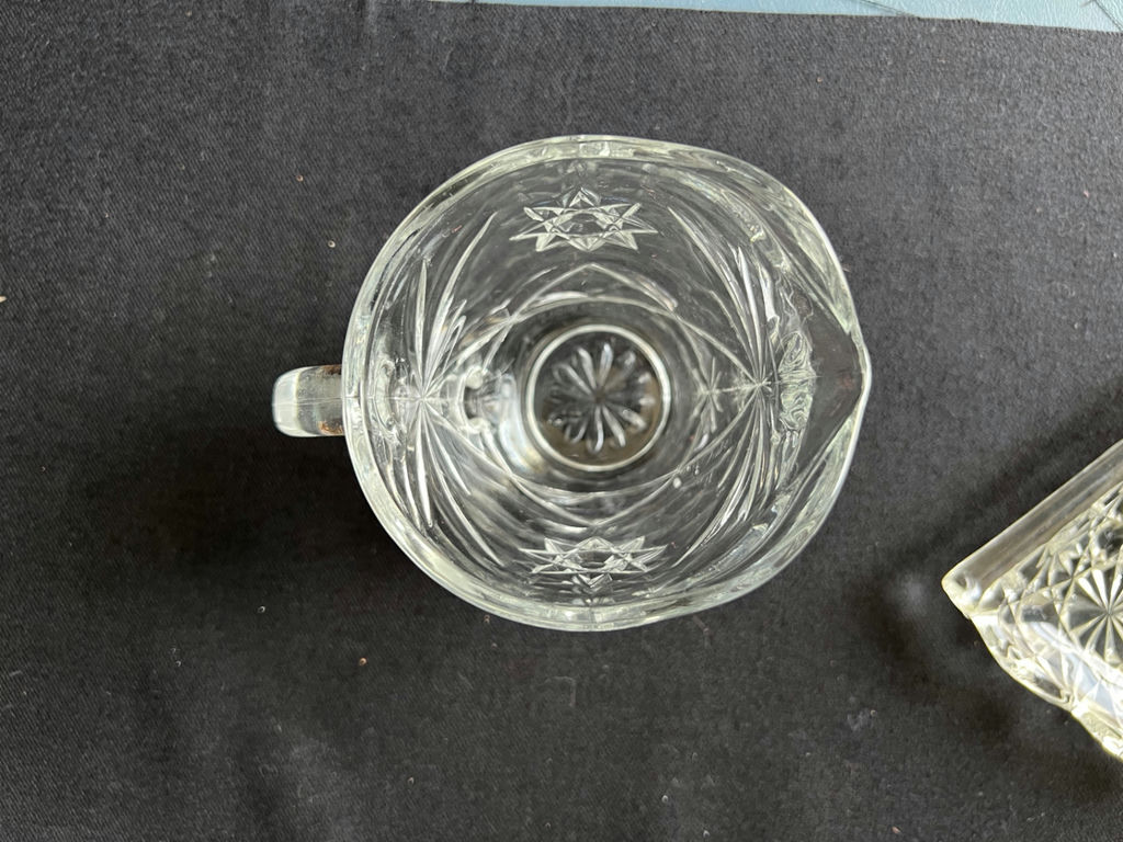 Crystal glassware set with starburst pattern - image 9 of 25