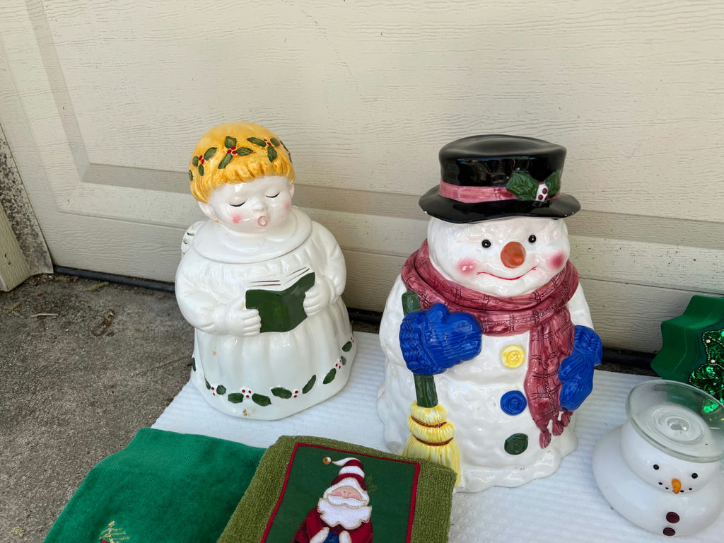 Vintage Christmas Decor Collection: stockings, ornaments, figurines, towels and tree - image 15 of 20