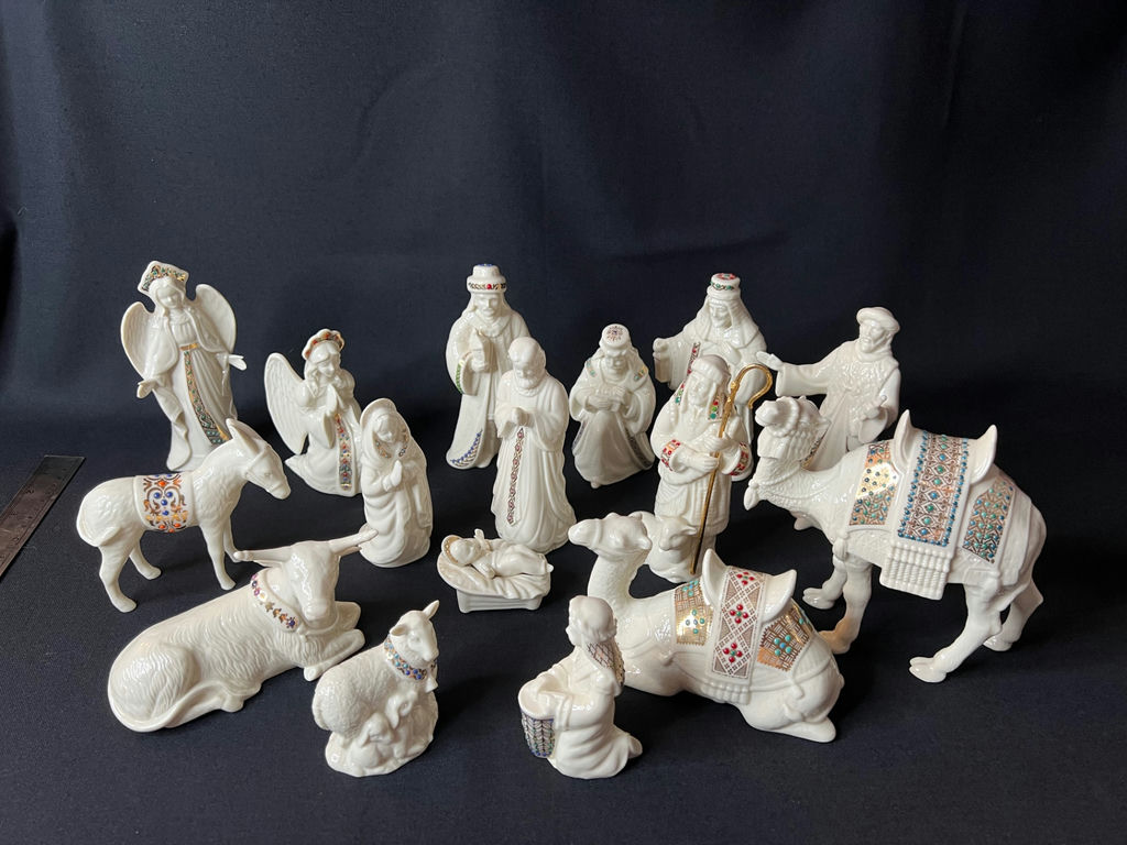 Vintage Lenox China Jewels Nativity figurine set: 16 pieces - image 4 of 11