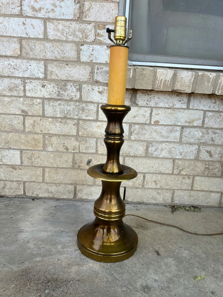 Vintage chandelier and lamps - image 6 of 15