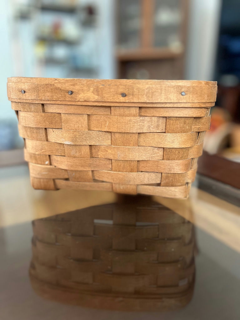 Assorted handwoven baskets - image 18 of 31