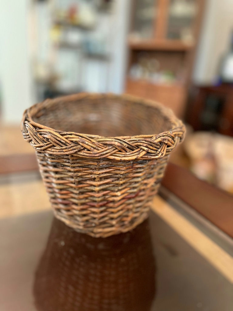 Oval handwoven wicker basket with handle and small wicker basket - image 13 of 14