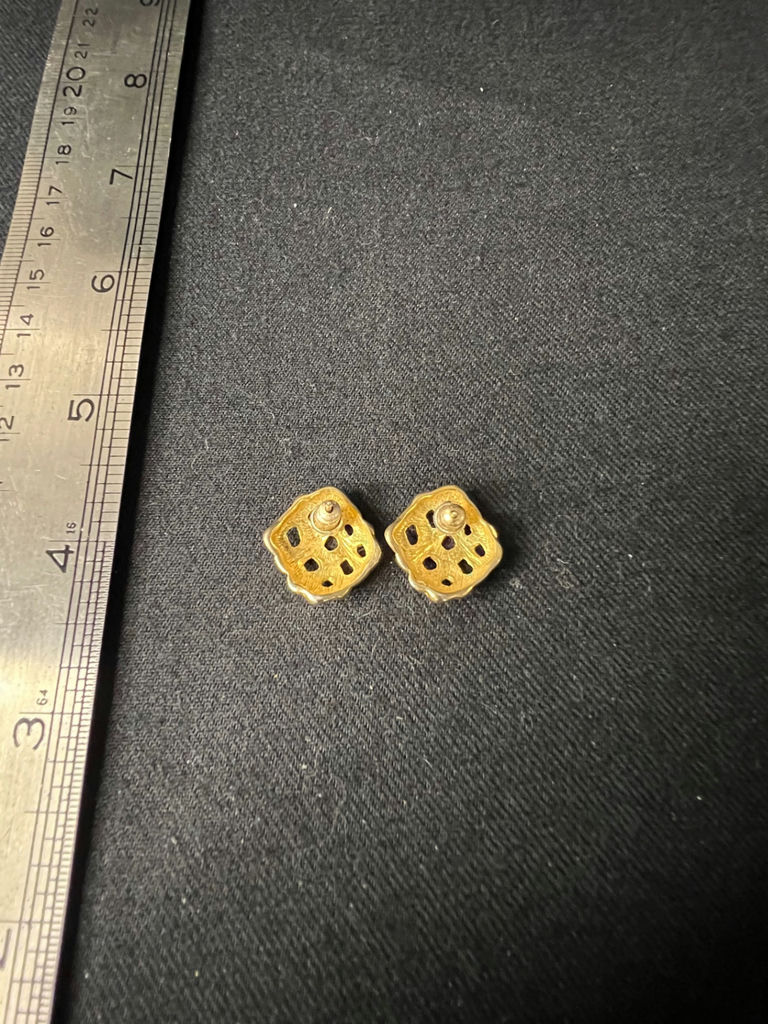Gold-tone pearl cluster brooch with lattice earrings and gold-tone hoop earrings - image 7 of 10