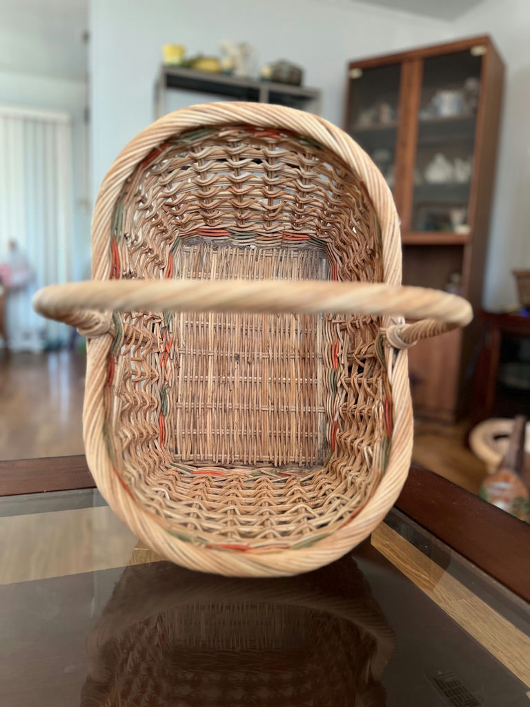 Oval handwoven wicker basket with handle and small wicker basket - image 5 of 14