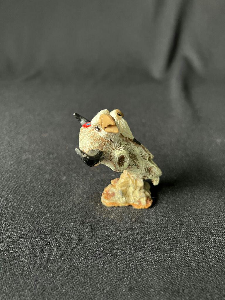 Assorted miniature decorative figurines and music box - image 17 of 19