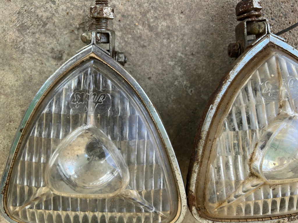 Vintage automotive headlights and round lamps - image 1 of 10