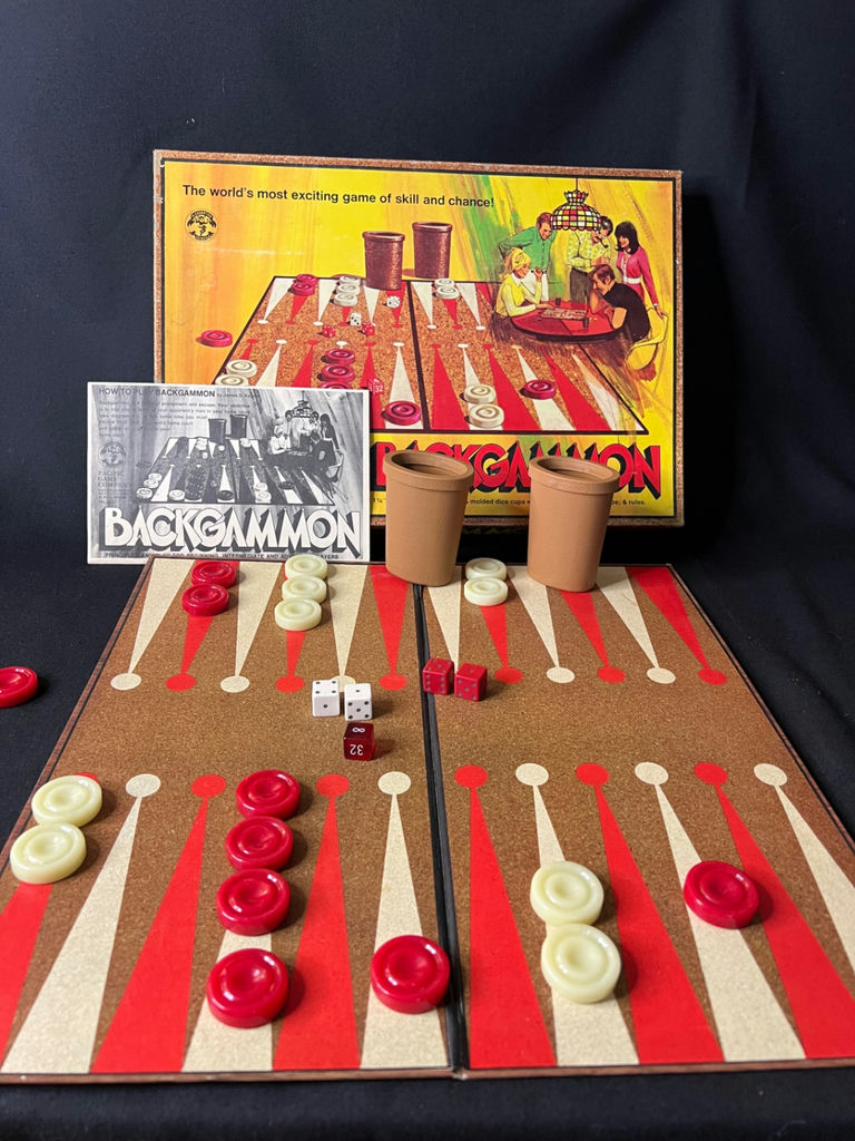 Vintage board game collection including Trivial Pursuit, Backgammon, Checkers, and Planet Hollywood - image 12 of 20