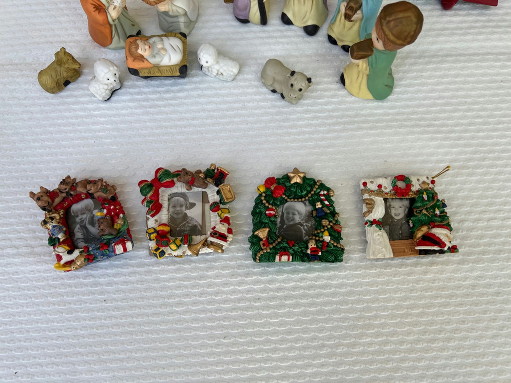Vintage Assorted Christmas Nativity Figures and Holiday Decor - image 10 of 22
