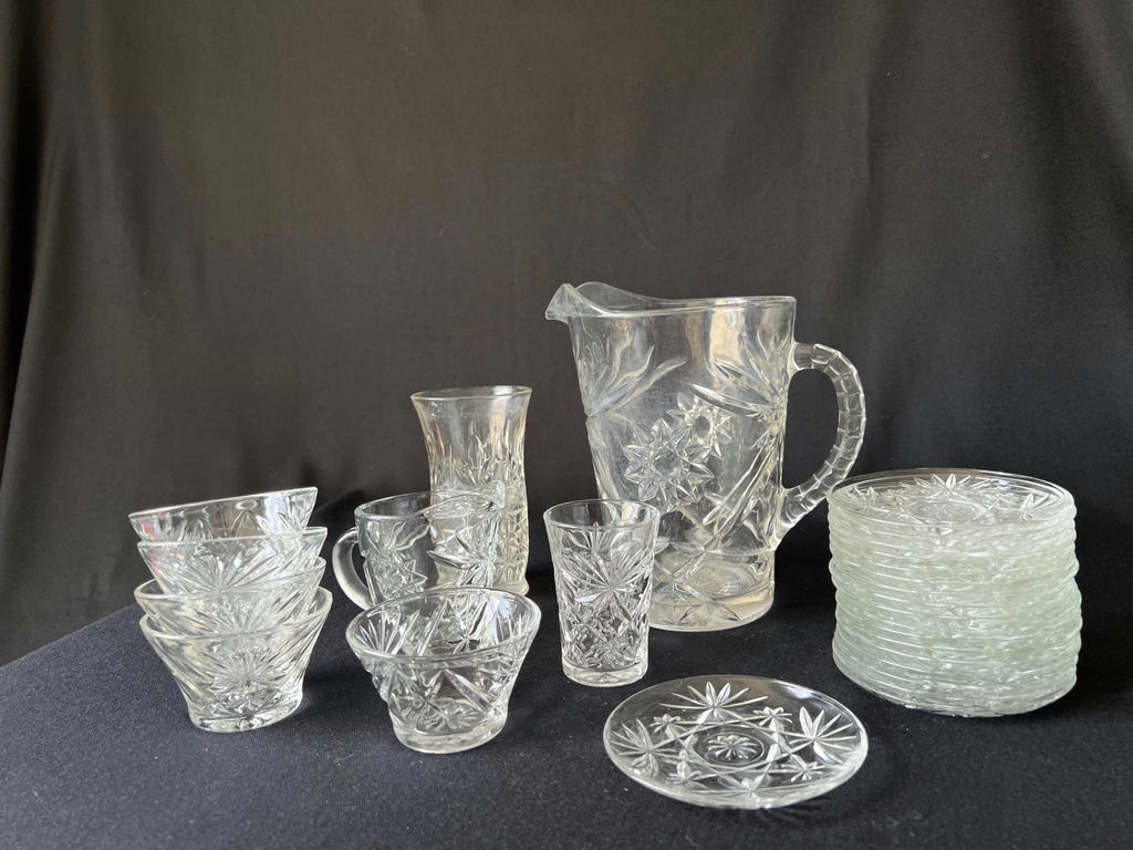 Crystal glassware set with starburst pattern - image 23 of 25
