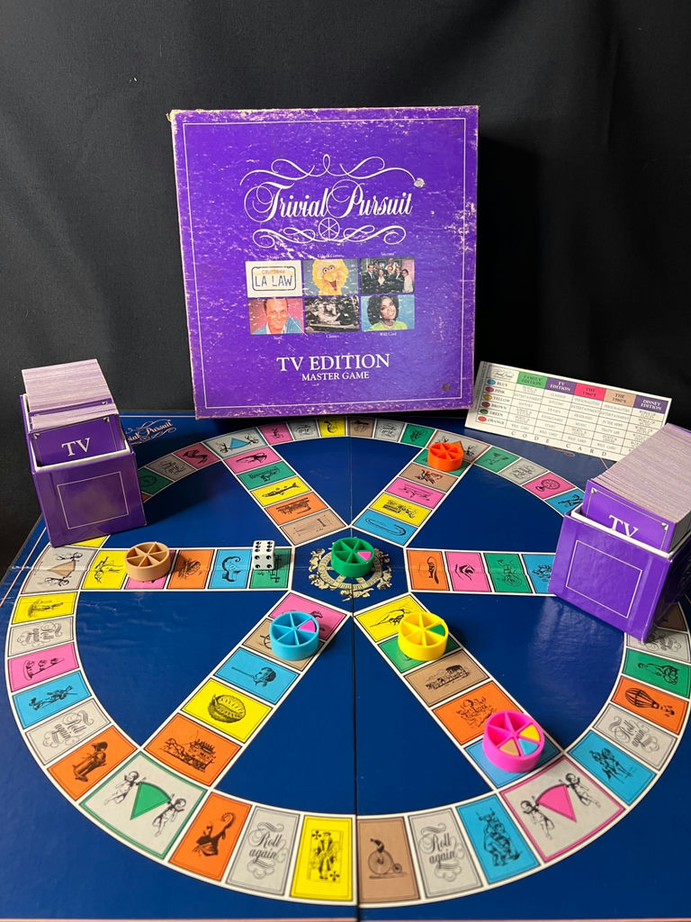 Vintage board game collection including Trivial Pursuit, Backgammon, Checkers, and Planet Hollywood - image 6 of 20