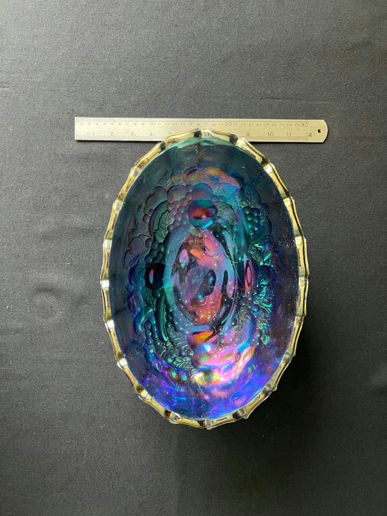Ceramic angel planter, nesting heart dishes, and iridescent, Carnival Glass fruit bowl - image 7 of 7