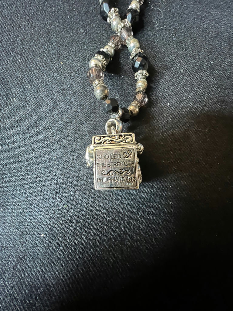 Assorted Vintage beaded necklaces - image 7 of 16