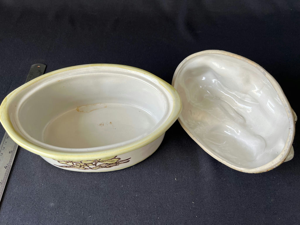 Louisville Stoneware Bunny & Clover covered casserole dish and Vintage, hand-painted Ginger Jar - image 2 of 5