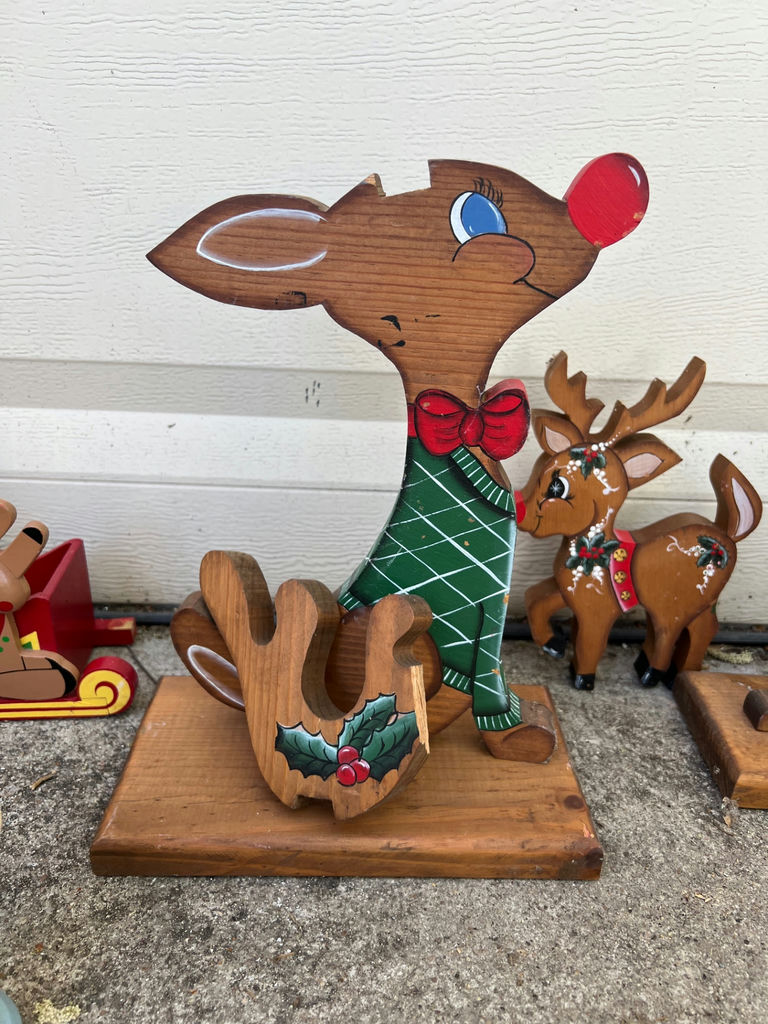 Christmas decorations and figurines collection - image 14 of 14