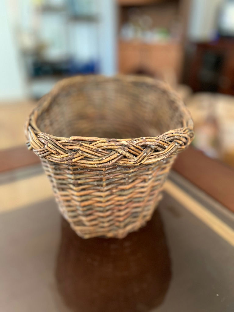 Oval handwoven wicker basket with handle and small wicker basket - image 14 of 14