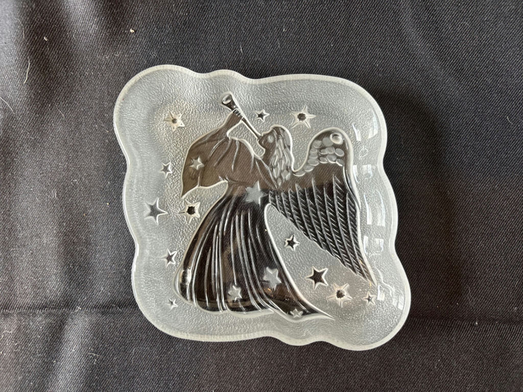 Decorative frosted glass angel dish, Antique rose-pattern ceramic pitcher, and Kitchen Prayer heart plate - image 6 of 10