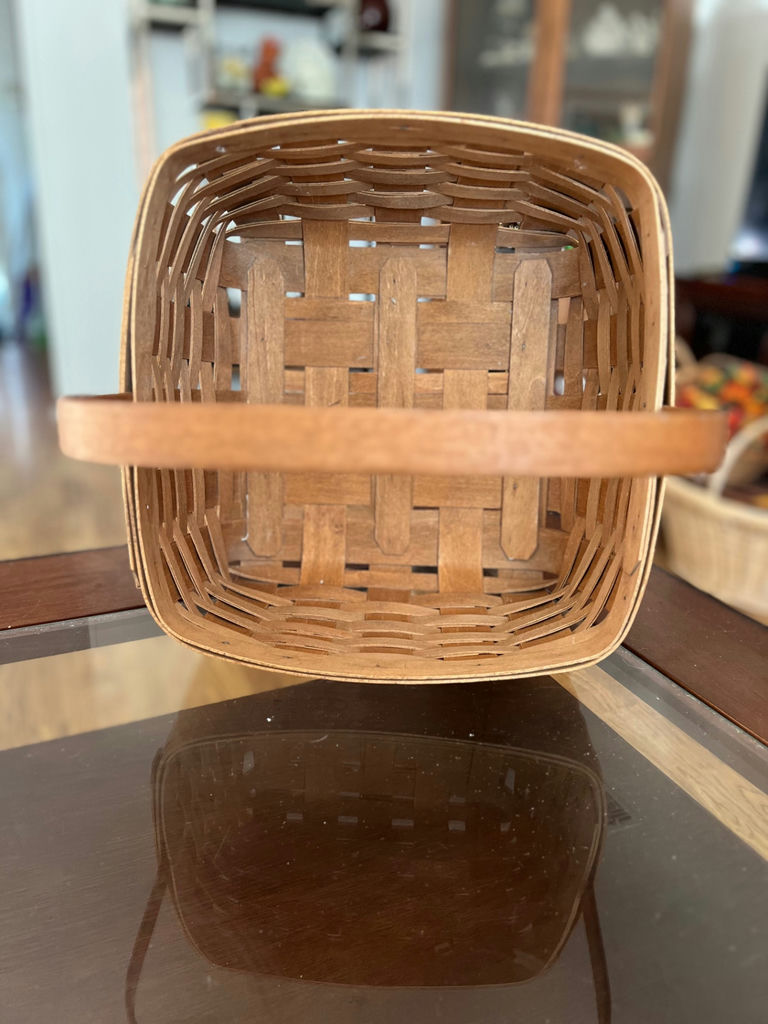 Assorted handwoven baskets - image 3 of 31
