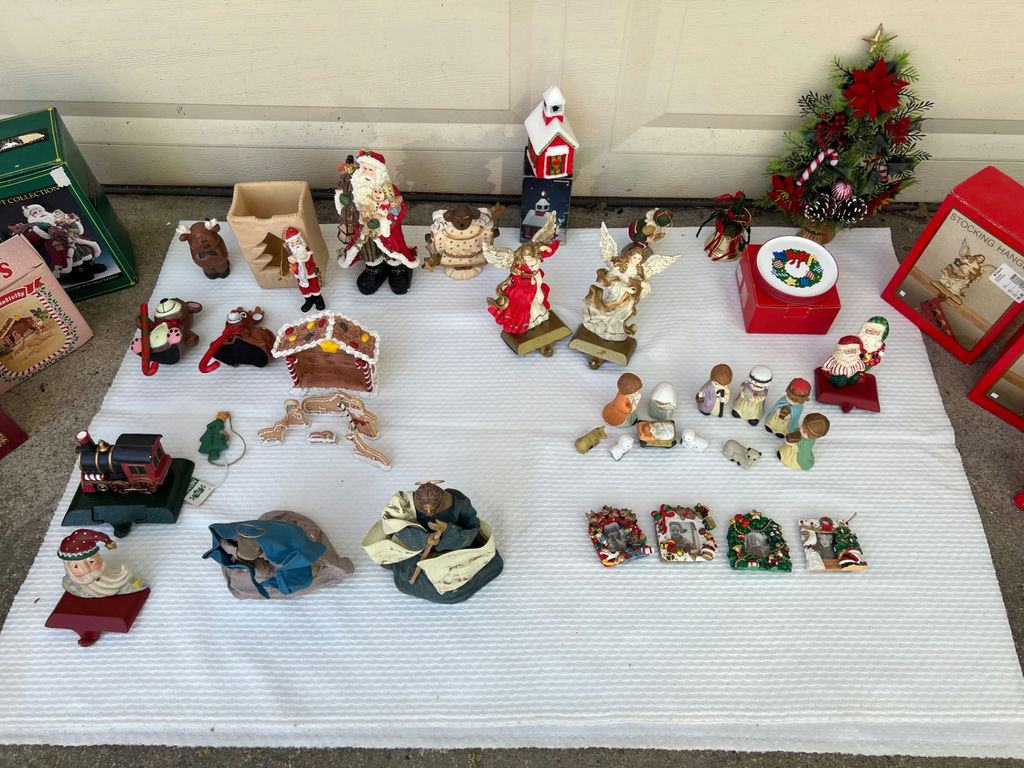 Vintage Assorted Christmas Nativity Figures and Holiday Decor - image 6 of 22
