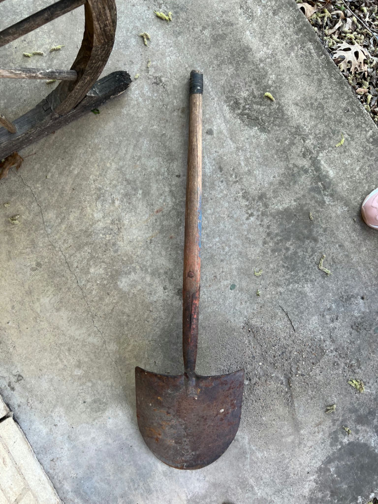 Antique shovels and pitch forks - image 6 of 22