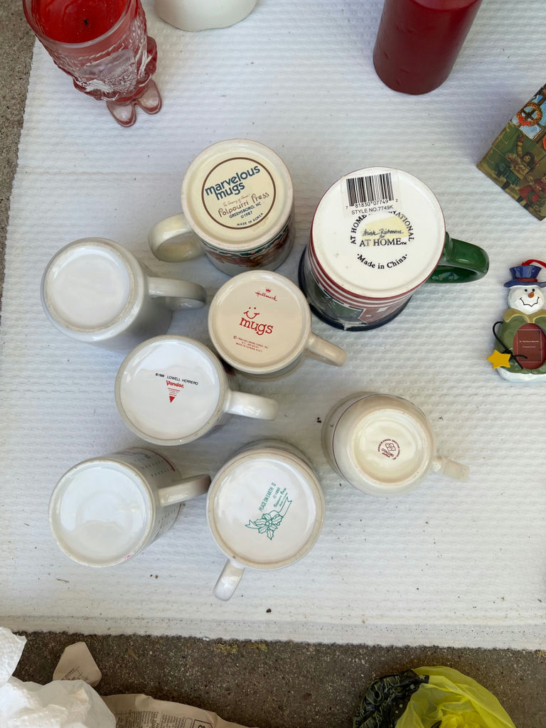 Assorted Christmas decor and holiday mugs - image 13 of 18