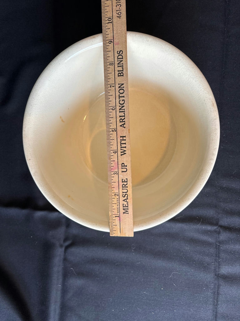 Ceramic pottery set: lemon-pattern vase, tulip-relief planter, and white bowl - image 9 of 9
