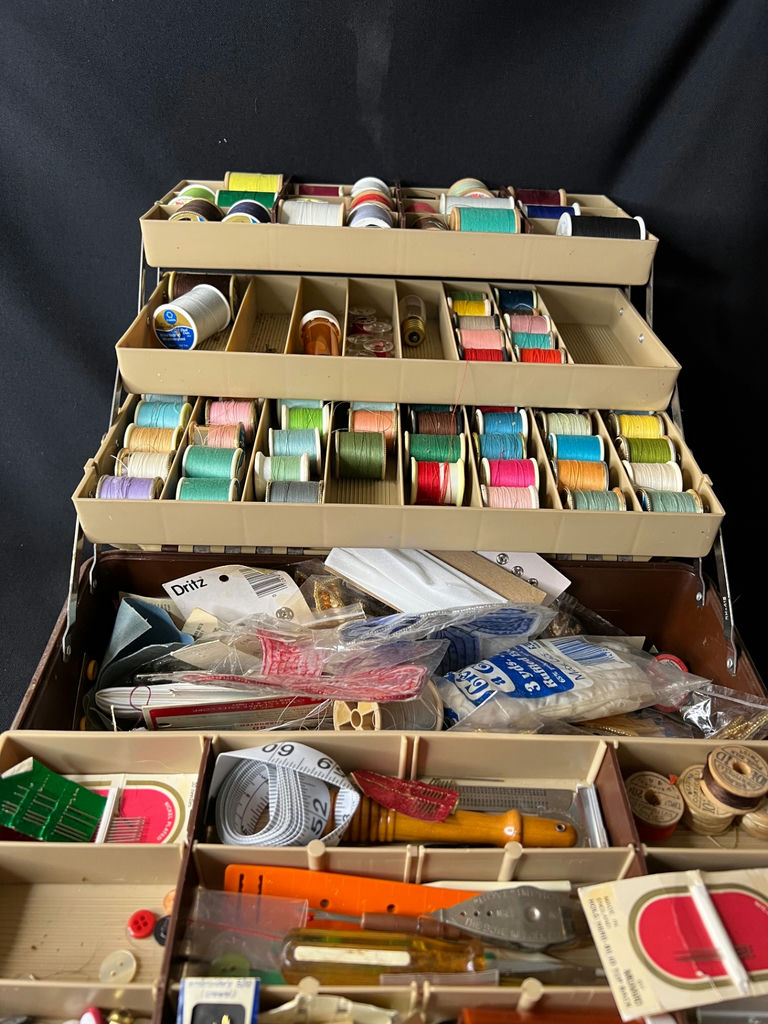 Vintage sewing kit with buttons, threads, zippers and craft trims - image 3 of 13