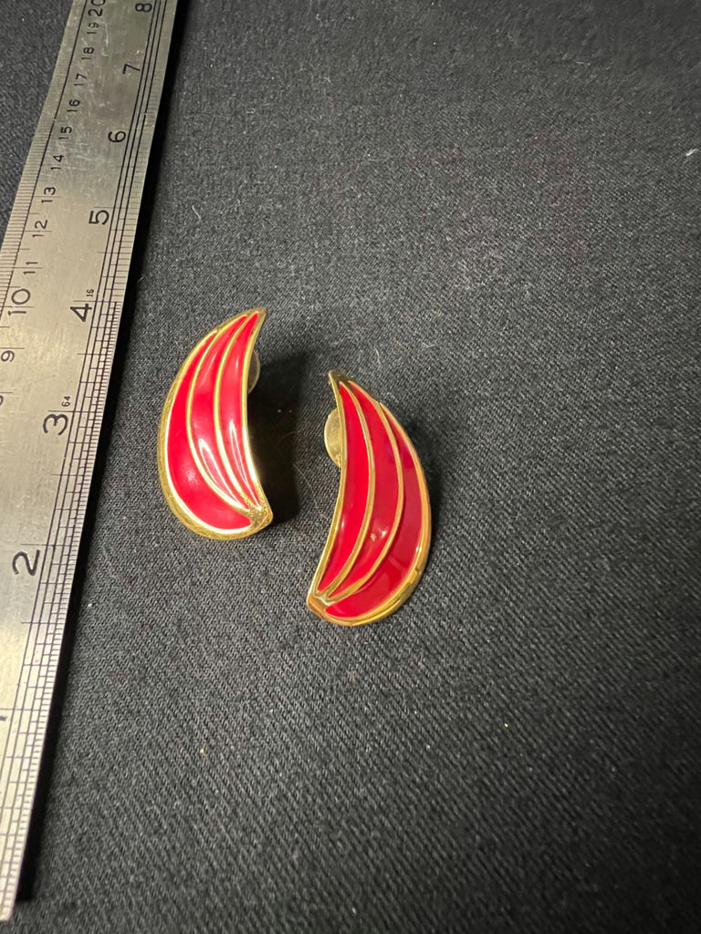 Gold-tone beaded necklace with multicolored charms and red enamel crescent earrings - image 8 of 8